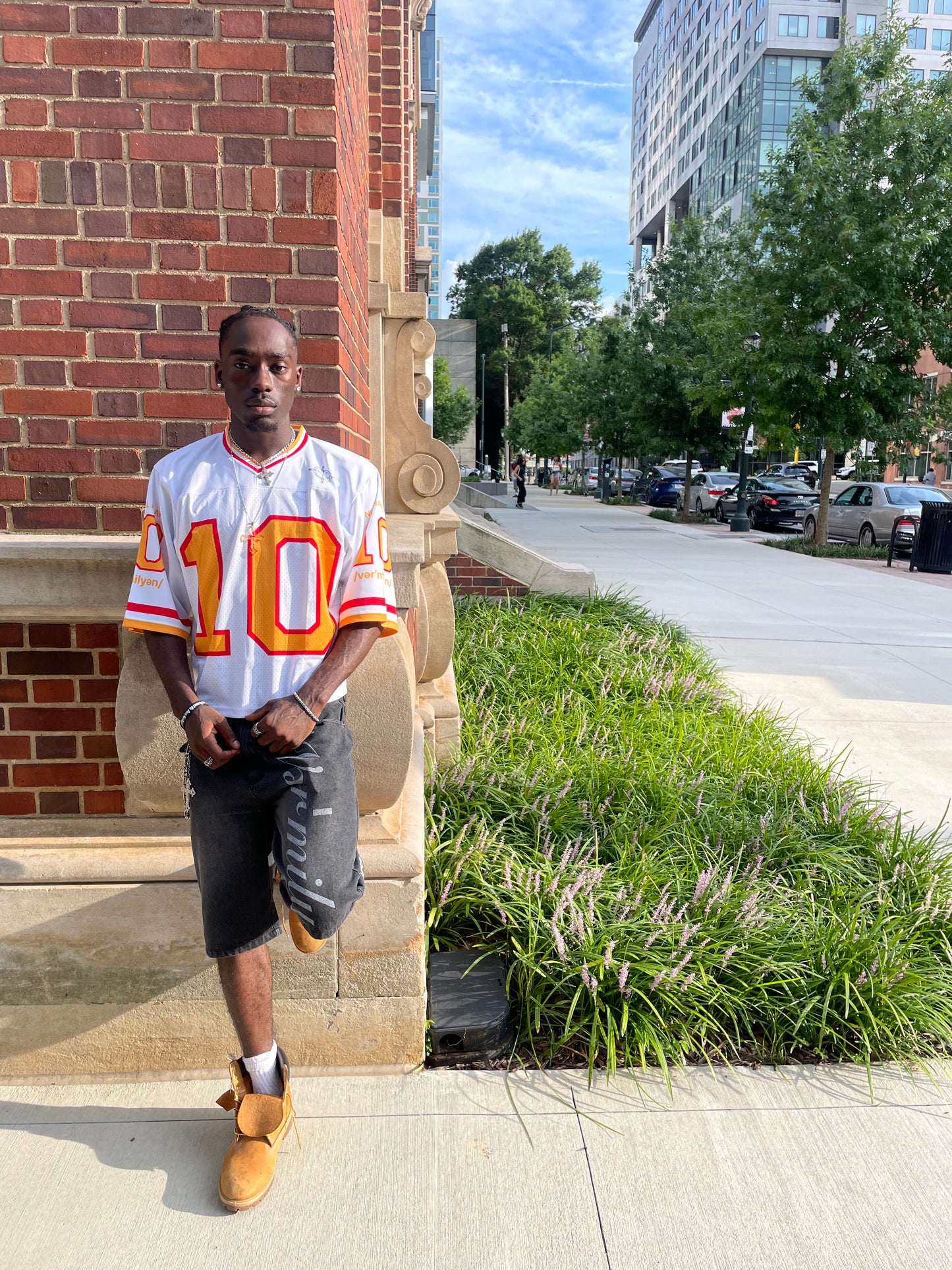 "UNIVERSAL PLAYER" Cropped American Football Jersey (White)